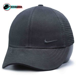 کلاه بیسبالی پشت توری طرح کوچک کنار طرح Nike