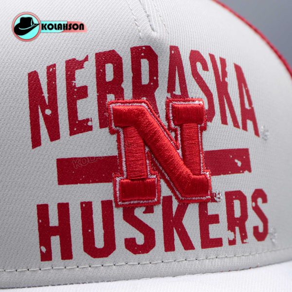 بزرگسال اسپرت بیسبالی پشت توری اورجینالی Adidas طرح Nebraska تک رنگ سفید تور قرمز کد KBEBPOATNTRSTGH006