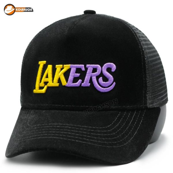 بزرگسال اسپرت بیسبالی پشت توری طرح Lakers مدل مخمل با رنگ های عسلی مشکی و زرشکی کد KBEBPTTLMMBRHAMVZ003