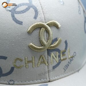 بزرگسال اسپرت بیسبالی طرح Chanel مدل نقاب لبه دوزی شده طرح Burberry با رنگ های کرم ، سفید و مشکی کد KBEBTCHMNLDSHTBBRHKSVM007 1