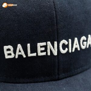 بزرگسال اسپرت بیسبالی طرح Balenciaga مدل نقاب مغزی دوزی تک رنگ مشکی دوخت طلایی کد KBEBTBMNMDTRMDT005