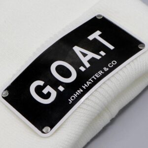بزرگسال اسپرت بافت زمستانه مدل John Hatters طرح G.O.A.T تک رنگ سفید پلاک مشکی کد KBEBZMJHTGTRSPM5